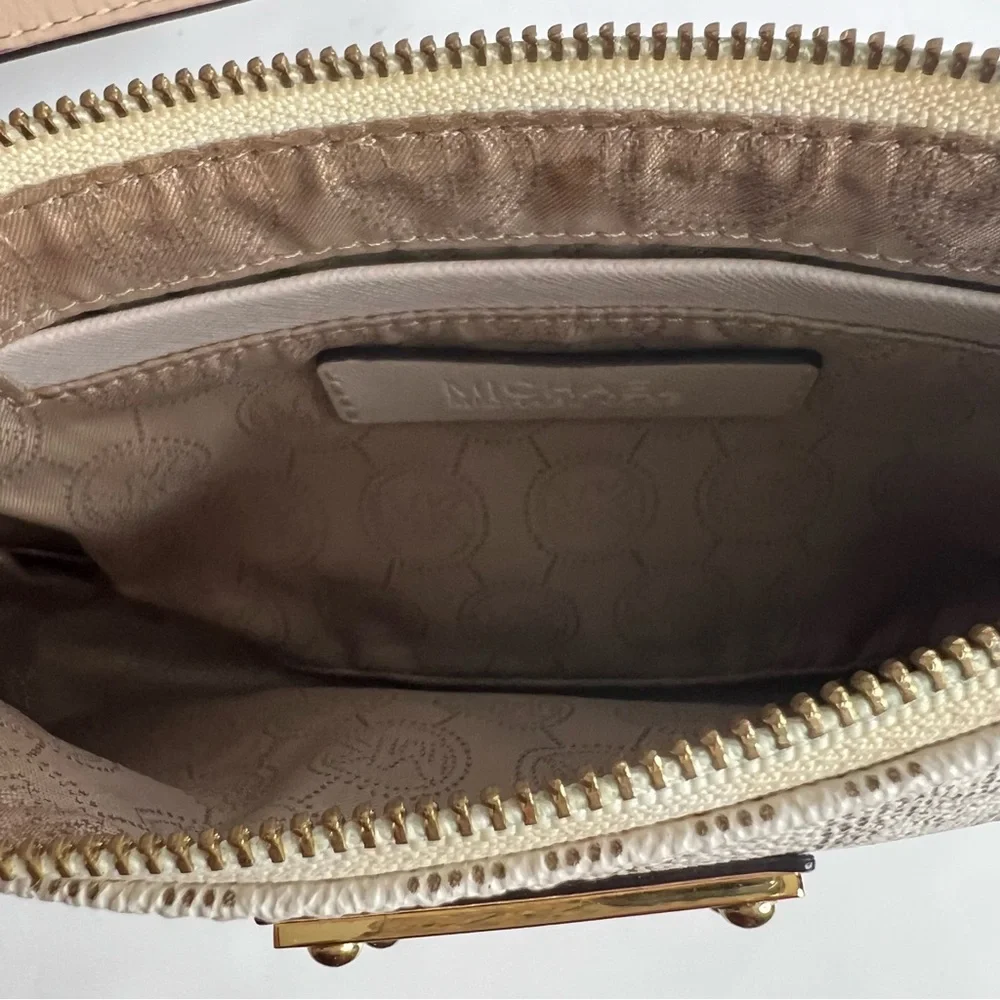 Michael Michael Kors Women’s Jet Set Monogram Handbag Tan & Brown Flaws/Wear